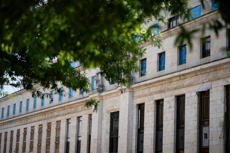 Operadores de bonos ponen en duda recorte de la Fed en septiembre antes de datos del IPC. Operadores de bonos ponen en duda recorte de la Fed en septiembre antes de datos del IPC.