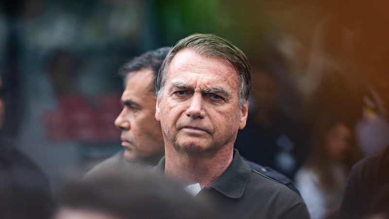 Bolsonaro deixa hospital para iniciar prisão domiciliar após autorização de Moraes Bolsonaro deixa hospital para iniciar prisão domiciliar após autorização de Moraes