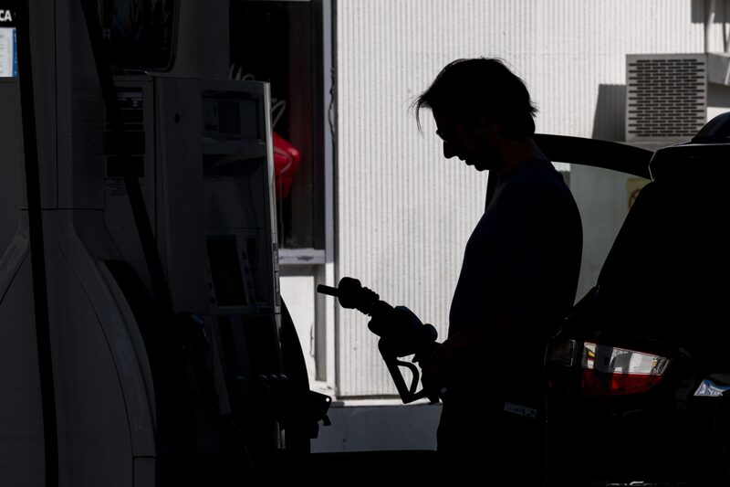 Petróleo tipo WTI foi negociado perto de US$ 73 o barril, depois de fechar em queda de 2,5% na segunda (13) Petróleo tipo WTI foi negociado perto de US$ 73 o barril, depois de fechar em queda de 2,5% na segunda (13)