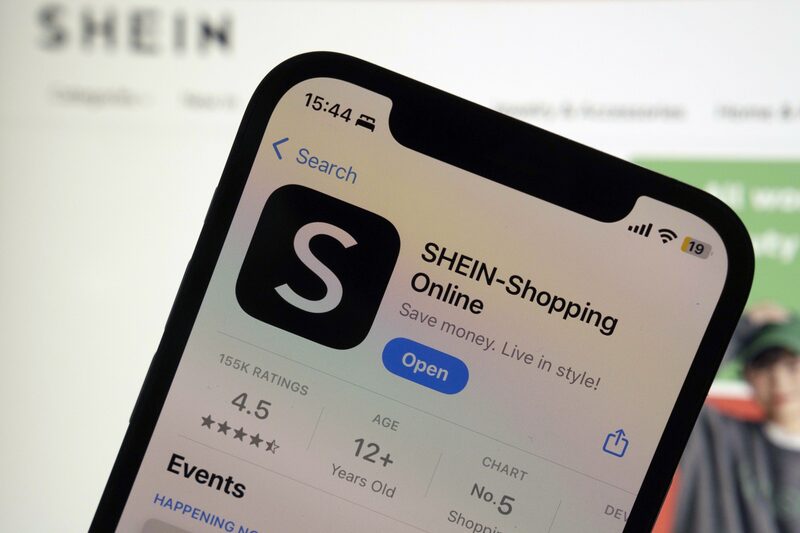La aplicación Shein en la App Store instalada en un teléfono inteligente en Shanghái, China.Fotógrafo: Raul Ariano/Bloomberg La aplicación Shein en la App Store instalada en un teléfono inteligente en Shanghái, China.Fotógrafo: Raul Ariano/Bloomberg