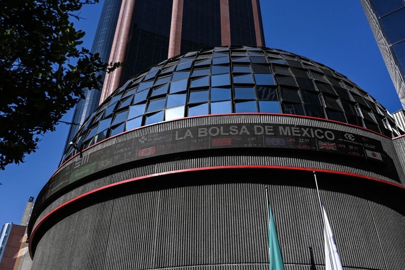 Monex considera que, hasta ahora, los resultados reportados en México han sido positivos, con un crecimiento promedio en ventas del 8,3% y de 2,6% en EBITDA. Monex considera que, hasta ahora, los resultados reportados en México han sido positivos, con un crecimiento promedio en ventas del 8,3% y de 2,6% en EBITDA.