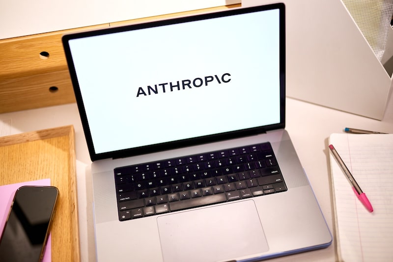 Anthropic: empresa chinesa Zhipu anunciou um novo modelo de IA de código aberto, permitindo maior acesso a tecnologia de ponta. (Foto: Gabby Jones/Bloomberg) Anthropic: empresa chinesa Zhipu anunciou um novo modelo de IA de código aberto, permitindo maior acesso a tecnologia de ponta. (Foto: Gabby Jones/Bloomberg)