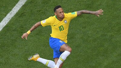 CBF nega planos para camisa vermelha da seleção brasileira após reação política CBF nega planos para camisa vermelha da seleção brasileira após reação política