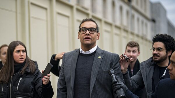 George Santos, congresista de EE.UU., acusado de lavado de dinero y fraude George Santos, congresista de EE.UU., acusado de lavado de dinero y fraude