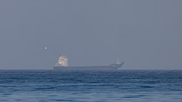 Tráfego em Ormuz atinge o nível mais alto desde o início da guerra com controle do Irã Tráfego em Ormuz atinge o nível mais alto desde o início da guerra com controle do Irã