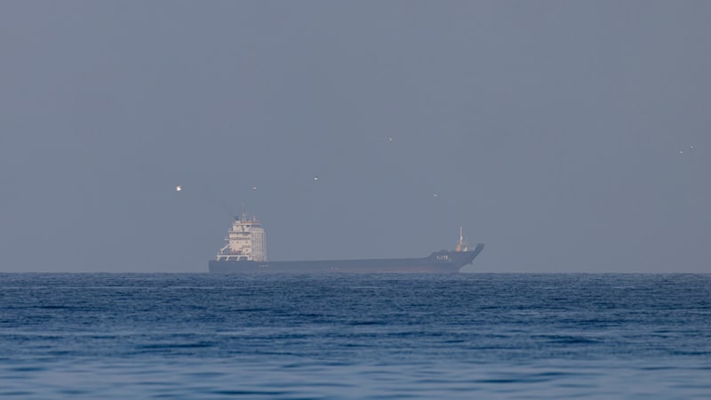 Tráfego em Ormuz atinge o nível mais alto desde o início da guerra com controle do Irã Tráfego em Ormuz atinge o nível mais alto desde o início da guerra com controle do Irã