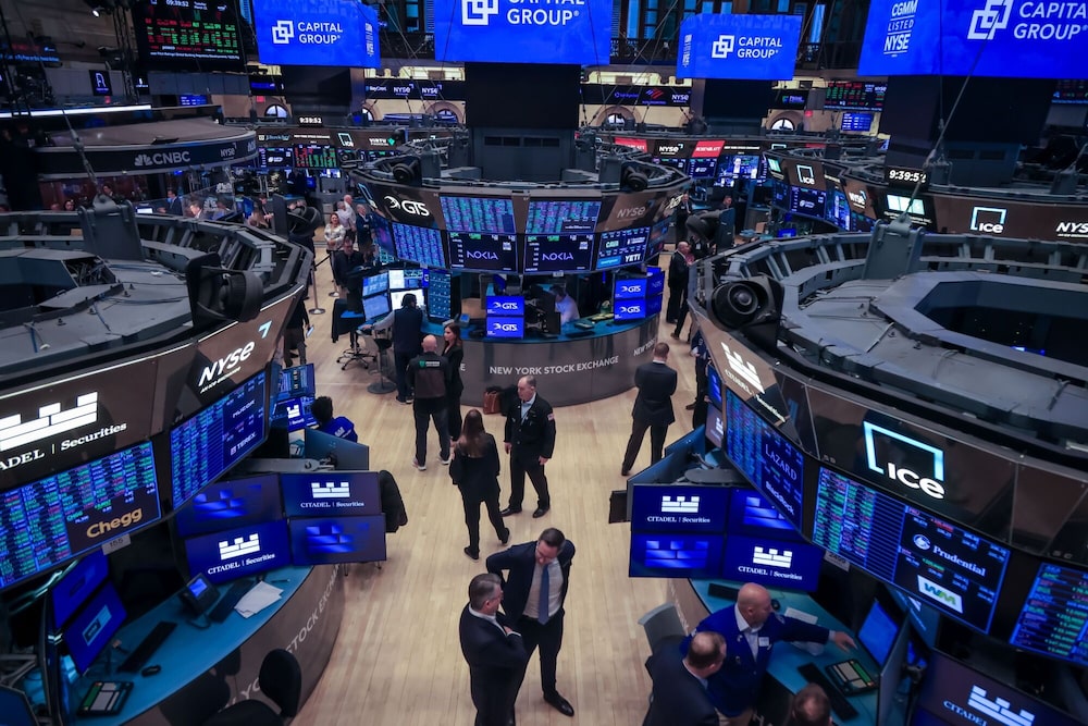 Citigroup también rebajó su recomendación sobre acciones estadounidenses de sobreponderar a neutral. Citigroup también rebajó su recomendación sobre acciones estadounidenses de sobreponderar a neutral.