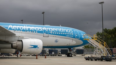 Argentina recorta los vuelos especiales del Mundial por los costos del combustible y baja demanda Argentina recorta los vuelos especiales del Mundial por los costos del combustible y baja demanda