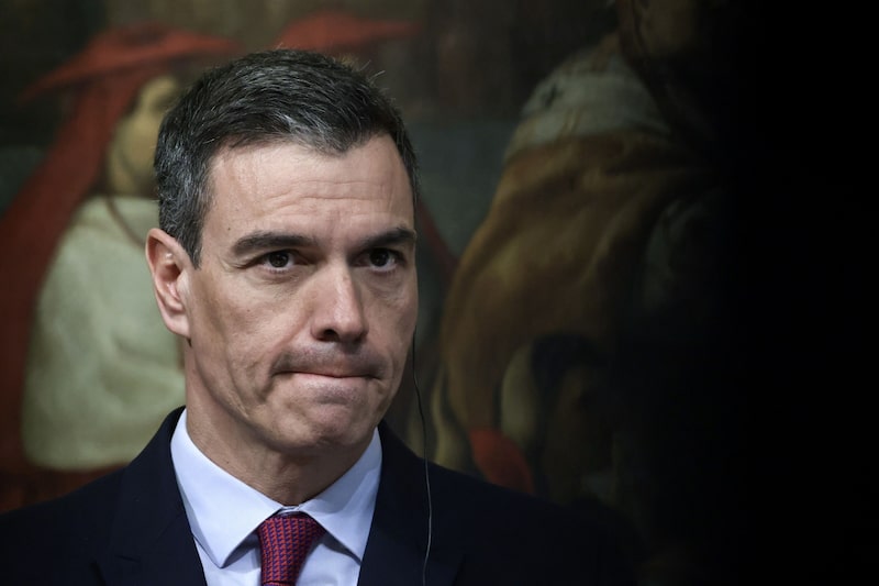 Pedro Sanchez, Premier da Espanha, enfrenta revés na votação local com ganhos dos partidos de direita e extrema-direita Pedro Sanchez, Premier da Espanha, enfrenta revés na votação local com ganhos dos partidos de direita e extrema-direita