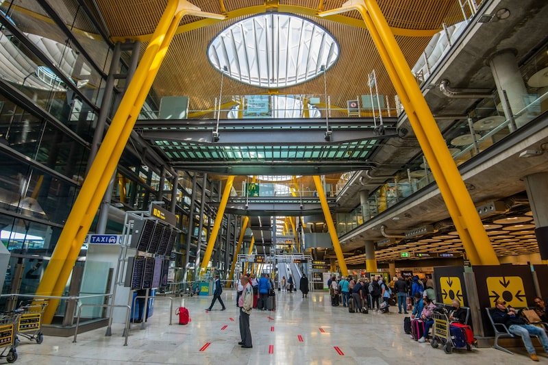 Aeroporto de Barajas em Madri: Espanha tem sido um dos principais destinos do investimento de empresas da América Latina (Foto: Emilio Parra Doiztua/Bloomberg) Aeroporto de Barajas em Madri: Espanha tem sido um dos principais destinos do investimento de empresas da América Latina (Foto: Emilio Parra Doiztua/Bloomberg)