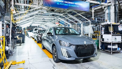 Stellantis frenará un turno mientras crisis exportadora golpea a automotrices argentinas Stellantis frenará un turno mientras crisis exportadora golpea a automotrices argentinas