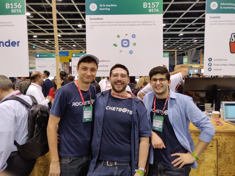 Gerardo Salandra (derecha), cofundador y director general de Respond.io, una startup de gestión de marketing, ventas y atención al cliente a través de los servicios de mensajería. Salvadoreño. Gerardo Salandra (derecha), cofundador y director general de Respond.io, una startup de gestión de marketing, ventas y atención al cliente a través de los servicios de mensajería. Salvadoreño.