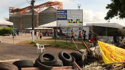 Manifestantes se toman una terminal de soja brasileña en plena temporada de cosecha Manifestantes se toman una terminal de soja brasileña en plena temporada de cosecha