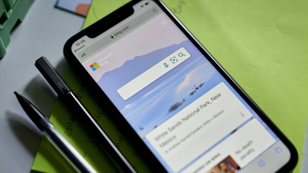 Microsoft consideró invertir miles de millones en Apple para competir con Google Microsoft consideró invertir miles de millones en Apple para competir con Google