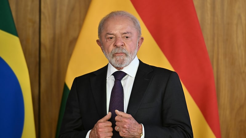 Queda de popularidade e avanço de Flávio Bolsonaro desafiam estratégia de Lula Queda de popularidade e avanço de Flávio Bolsonaro desafiam estratégia de Lula