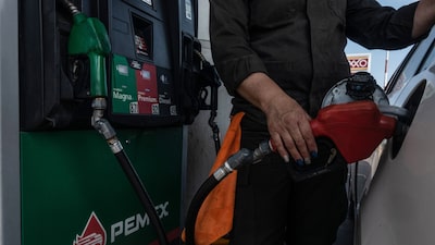 Ingresos de México caen 6,4% en abril por subsidios a gasolinas y menos ISR Ingresos de México caen 6,4% en abril por subsidios a gasolinas y menos ISR