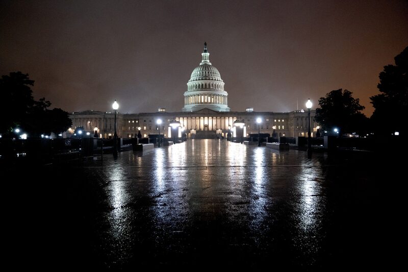 Ações dos EUA ampliaram seus ganhos com a notícia e o índice S&P 500 subiu para o máximo do pregão Ações dos EUA ampliaram seus ganhos com a notícia e o índice S&P 500 subiu para o máximo do pregão