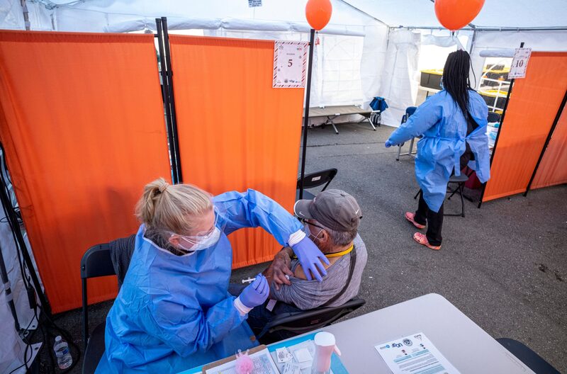 O objetivo inicial da campanha Covax era ter 2 bilhões de doses de vacina disponíveis até o final de 2021 O objetivo inicial da campanha Covax era ter 2 bilhões de doses de vacina disponíveis até o final de 2021