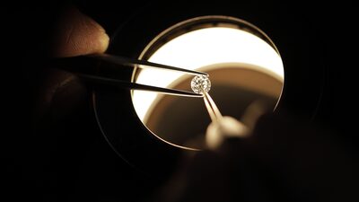 Preço de diamantes despenca. E a culpa pode ser das ‘joias de laboratório’ Preço de diamantes despenca. E a culpa pode ser das ‘joias de laboratório’