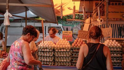 Inflação tornou-se principal vidraça da campanha de Bolsonaro, indica pesquisa Inflação tornou-se principal vidraça da campanha de Bolsonaro, indica pesquisa