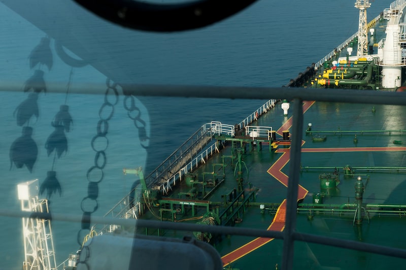 Gigantes petroleros advierten que sanciones occidentales restringen suministro y suben precios Gigantes petroleros advierten que sanciones occidentales restringen suministro y suben precios