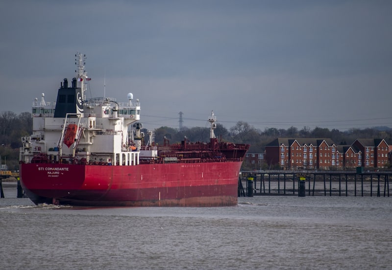 El petrolero STI Comandante parte de su amarre tras entregar un cargamento de gasóleo ruso en la terminal de combustible de Purfleet, en Purfleet, Reino Unido, el martes 5 de abril de 2022. (Imagen de referencia) El petrolero STI Comandante parte de su amarre tras entregar un cargamento de gasóleo ruso en la terminal de combustible de Purfleet, en Purfleet, Reino Unido, el martes 5 de abril de 2022. (Imagen de referencia)