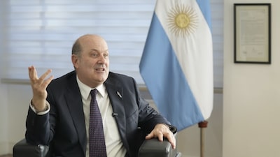 Rodovia que liga Argentina ao Brasil será a 1ª com condução autônoma, diz ministro Rodovia que liga Argentina ao Brasil será a 1ª com condução autônoma, diz ministro