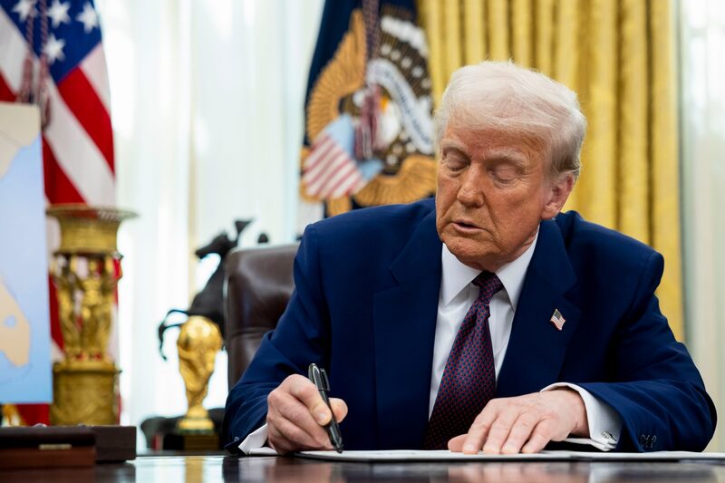 Trump dice a tribunal que sus aranceles no pueden ser revisados por los jueces. Trump dice a tribunal que sus aranceles no pueden ser revisados por los jueces.