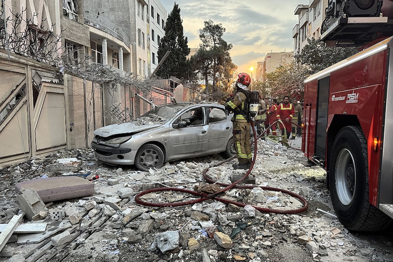 Israel lançou ataques aéreos em todo o Irã na manhã desta sexta-feira (13), atingindo instalações nucleares e matando comandantes militares de alto escalão Israel lançou ataques aéreos em todo o Irã na manhã desta sexta-feira (13), atingindo instalações nucleares e matando comandantes militares de alto escalão