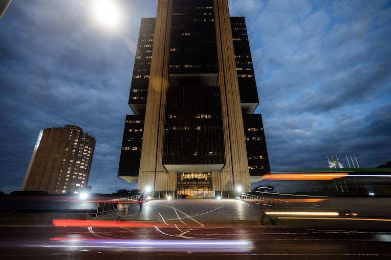 Brasil mantiene tasa de interés en 15% ante previsiones de inflación persistentemente altas Brasil mantiene tasa de interés en 15% ante previsiones de inflación persistentemente altas