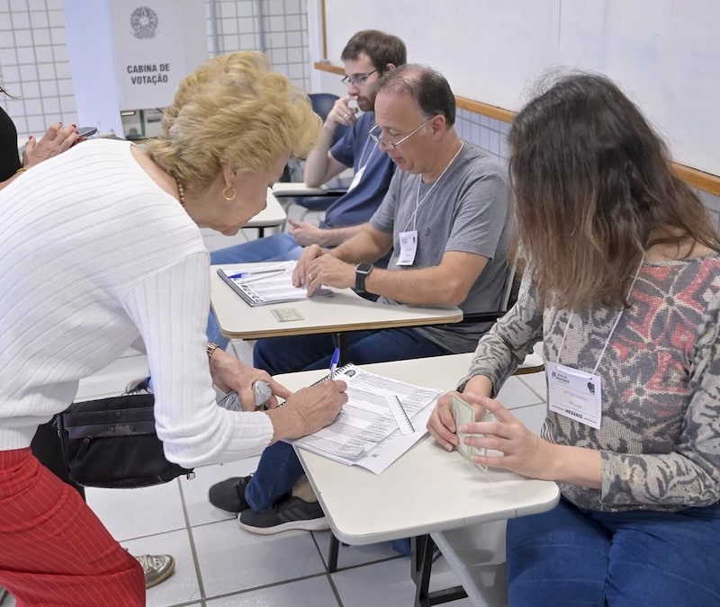 La primera vuelta de las elecciones generales de Brasil tendrá lugar el domingo 4 de octubre. La primera vuelta de las elecciones generales de Brasil tendrá lugar el domingo 4 de octubre.