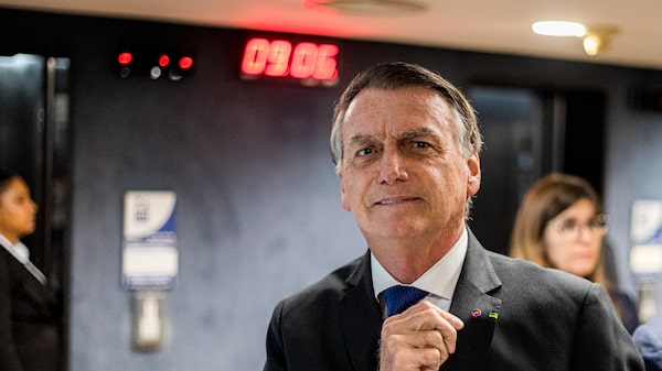 Juez de Brasil autoriza a Flávio Bolsonaro a visitar a su padre antes de la segunda vuelta Juez de Brasil autoriza a Flávio Bolsonaro a visitar a su padre antes de la segunda vuelta