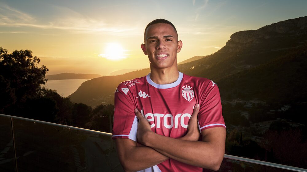 El joven brasileño jugará la liga francesa. El joven brasileño jugará la liga francesa.