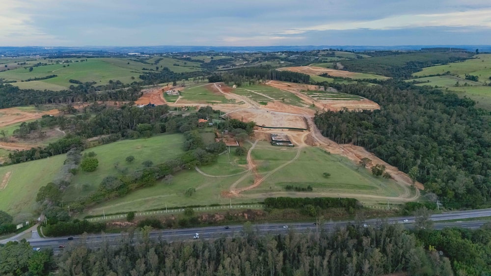 Com colheita simbólica, "melhor vinícola do mundo" avança com projeto de R$ 600 milhões em SP Com colheita simbólica, "melhor vinícola do mundo" avança com projeto de R$ 600 milhões em SP