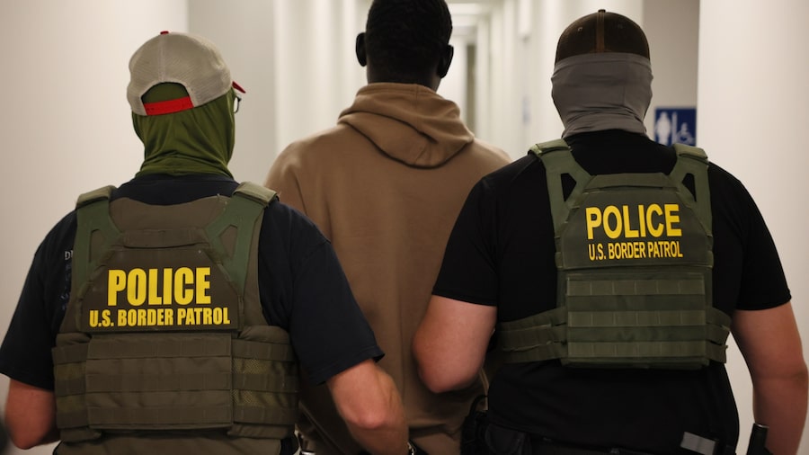 EE.UU. gastó US$35 millones para enviar deportados a terceros países EE.UU. gastó US$35 millones para enviar deportados a terceros países