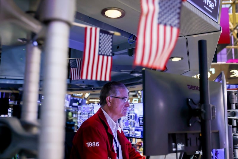 Tech Stocks Get Hit As Fed-Hike Wagers Lift Yields Tech Stocks Get Hit As Fed-Hike Wagers Lift Yields