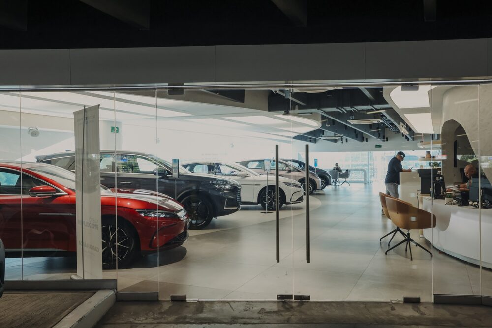 Uma loja da BYD dentro da loja de departamentos Liverpool na Cidade do México Uma loja da BYD dentro da loja de departamentos Liverpool na Cidade do México