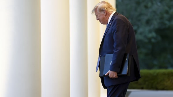 Cómo el costo de vida aleja a los latinos de Trump antes de las elecciones de medio término Cómo el costo de vida aleja a los latinos de Trump antes de las elecciones de medio término