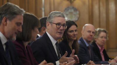 No Reino Unido, líder trabalhista promete revisão ‘radical’ de gastos sociais No Reino Unido, líder trabalhista promete revisão ‘radical’ de gastos sociais