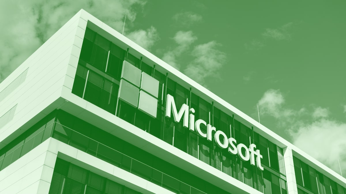 Microsoft domina el mercado de eliminación de carbono y un posible recorte desata el pánico