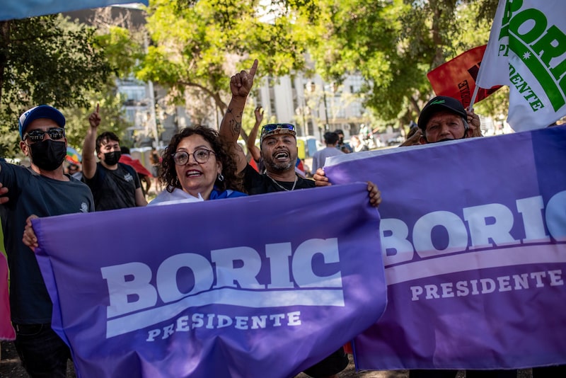 Peso e ativos chilenos recuam no pós-eleição Peso e ativos chilenos recuam no pós-eleição