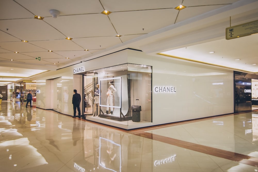 Loja da Chanel no JK Iguatemi, em São Paulo: o shopping ocupa o segundo lugar no ranking de shoppings com maior venda por metro quadrado do Brasil, segundo levantamento do J.P. Morgan divulgado em abril de 2026. Loja da Chanel no JK Iguatemi, em São Paulo: o shopping ocupa o segundo lugar no ranking de shoppings com maior venda por metro quadrado do Brasil, segundo levantamento do J.P. Morgan divulgado em abril de 2026.