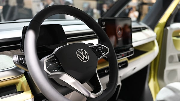 Volkswagen elimina turno de producción de los modelos Tiguan y Jetta en México Volkswagen elimina turno de producción de los modelos Tiguan y Jetta en México
