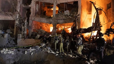 Conflito no Irã impulsiona US$ 425 mi em apostas geopolíticas no mercado de previsão Conflito no Irã impulsiona US$ 425 mi em apostas geopolíticas no mercado de previsão