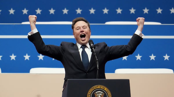 SpaceX escribe el futuro de Tesla en las estrellas SpaceX escribe el futuro de Tesla en las estrellas