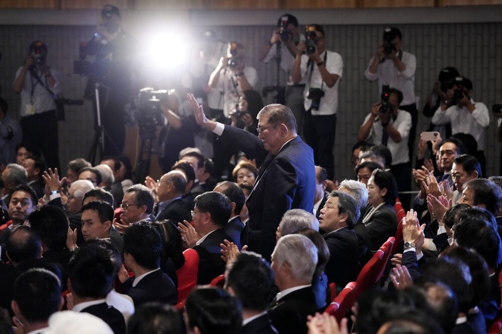 Shigeru Ishiba tras ganar las elecciones a la dirección del partido en Tokio. Shigeru Ishiba tras ganar las elecciones a la dirección del partido en Tokio.