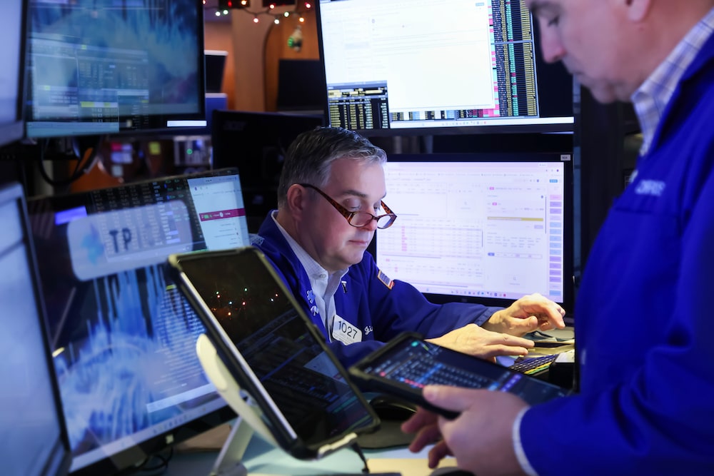 Tech Selloff Weighs On US Stocks As Silver Plunges Tech Selloff Weighs On US Stocks As Silver Plunges