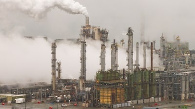 EE.UU. acelera liberación de petróleo de emergencia para contener precios de la gasolina EE.UU. acelera liberación de petróleo de emergencia para contener precios de la gasolina