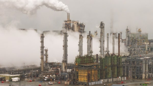 EE.UU. acelera liberación de petróleo de emergencia para contener precios de la gasolina EE.UU. acelera liberación de petróleo de emergencia para contener precios de la gasolina