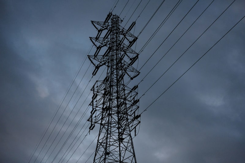 Desde 2013, la empresa estatal ha estado invirtiendo en activos de energía limpia en Brasil, que incluyen energía eólica y solar, y se convirtió en el segundo mayor generador de energía privado del país Desde 2013, la empresa estatal ha estado invirtiendo en activos de energía limpia en Brasil, que incluyen energía eólica y solar, y se convirtió en el segundo mayor generador de energía privado del país